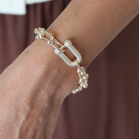 Pulseira Elisa Dourada com Zircônias e Elos Geométricos Feminina