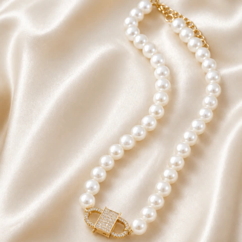 Choker Eloa Semijoia de Pérolas com Cadeado e Zircônias Feminina