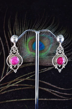 Brincos em prata 925 com pedra natural- rubi indiano