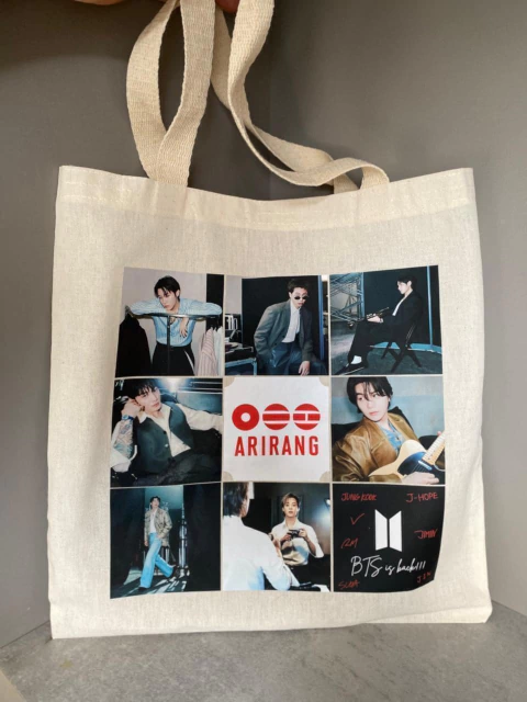 Holder BTS ARIRANG SWIM - com Alça Chaveiro