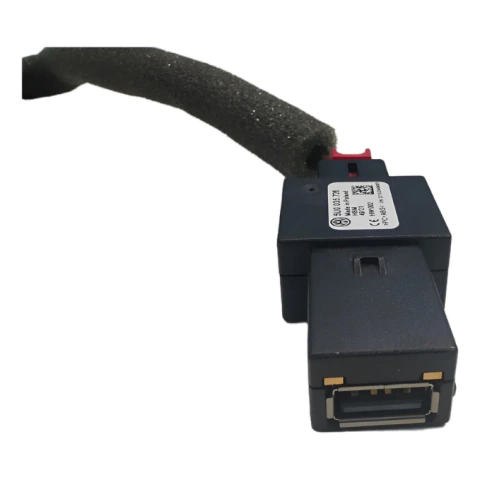 Entrada Usb Volkswagen 5u0035726 Com Chicote E Conectores - comprar online