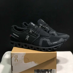 Zapatilla on Cloud 5