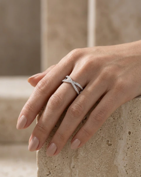 Anillo Cruzado con Zircones