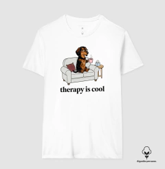 Camiseta Algodão Peruano 'Therapy is Cool' Cachorro Salsicha | Saúde Mental na internet