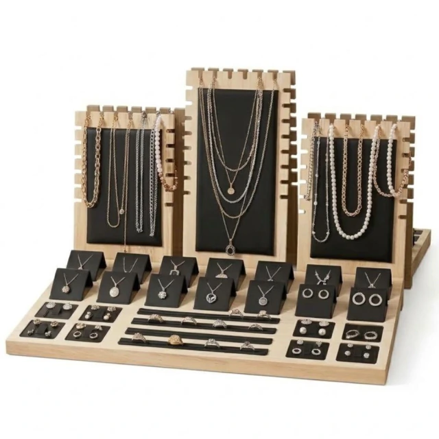Exhibidor Para Joyas Con Base En Negro