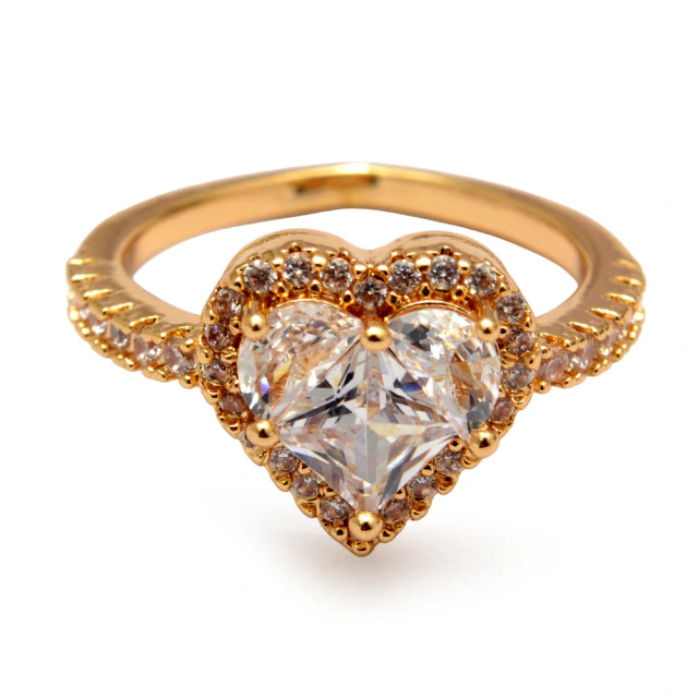 Anillo Dorado Corazón Cubic