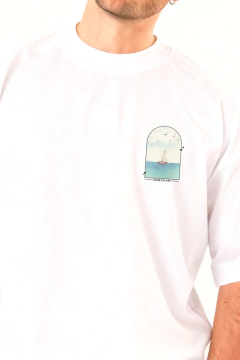 Camiseta Oversized Ele Está no Barco na internet