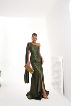 VESTIDO DE FESTA LONGO ACETINADO COM CAPA FENDA TENDÊNCIA GOIÂNIA na internet