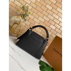 Bolsa Louis Vuitton Capucines
