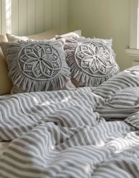 Almohadon macrame gris - comprar online