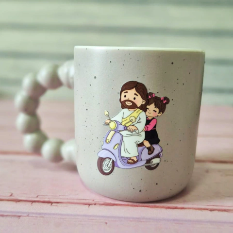 Taza colección Jesús y la niña color morado pastel