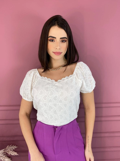 Cropped Feminino Manga Curta Laise sem Bojo Branca