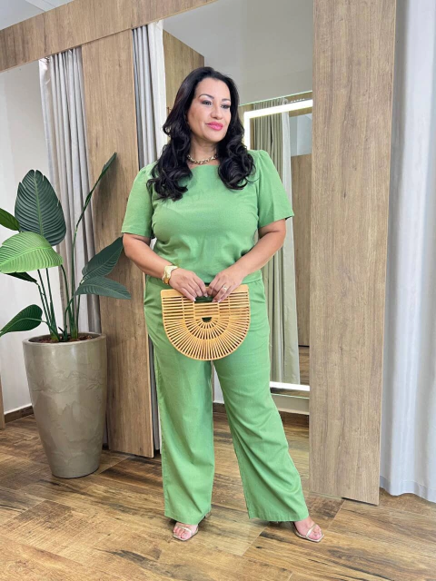 Conjunto Feminino Plus Blusa Manga Curta e Calça com Lastex Verde