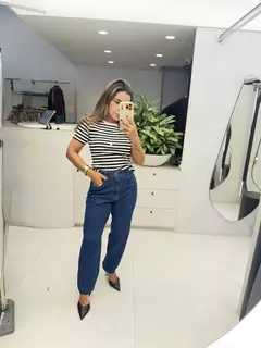 CALÇA JEANS MOM CÓS ALTO COM BAINHA LAVAGEM ESCURA DEGRANT - comprar online
