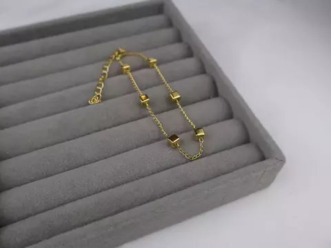 Pulseira Mini Cubos Lisos - Dourado - comprar online
