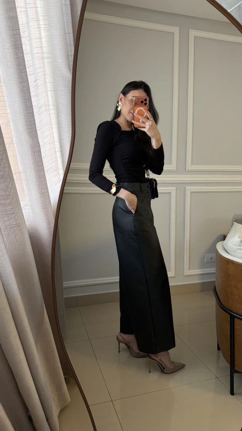 Calça de Courino Fosca