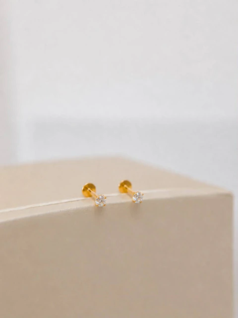 Kit 2 Labret Ponto De Luz Titânio C/Moissanite 3mm