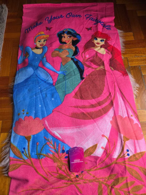 Toalla INFANTIL 3 princesas Talle unico 150 x65 cm