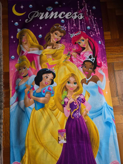Toalla INFANTIL princesas Talle unico 150 x65 cm