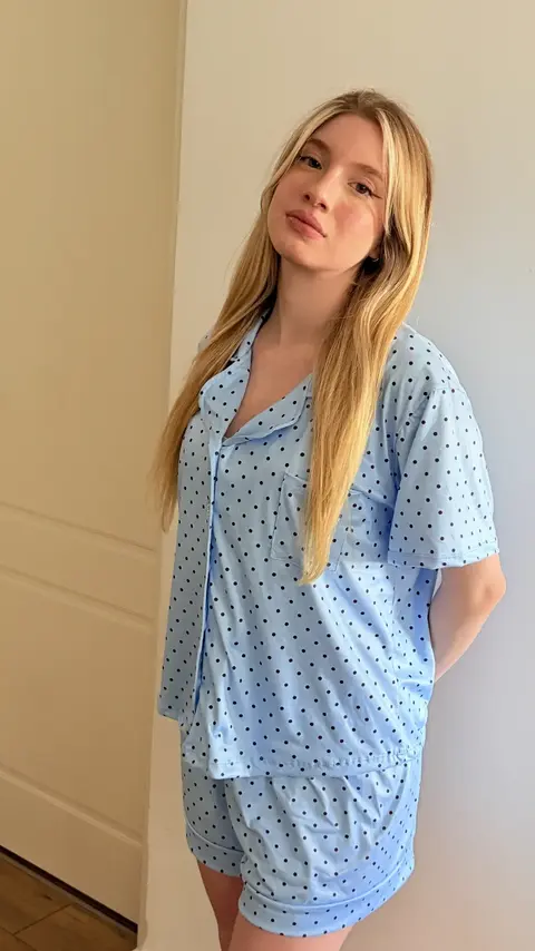Camisero SHORT + CAMISA celeste con puntos negros