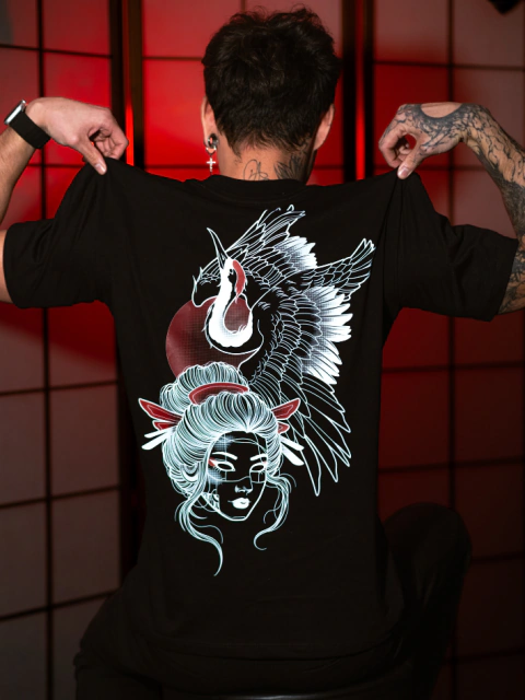 Camiseta Garça • Gabriela Liie • Preta