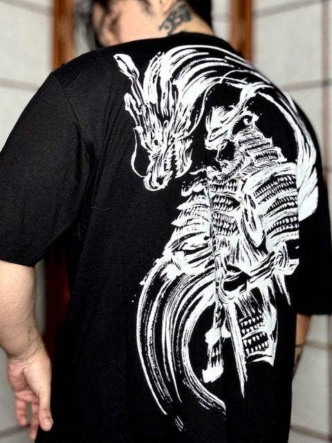 Camiseta Samurai • Inafuko • Preta