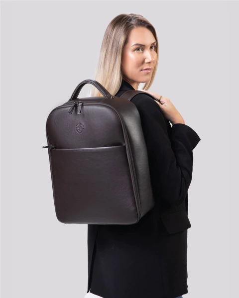 Imagem do Mochila para Viagem Couro Slim | Madrid Marrom
