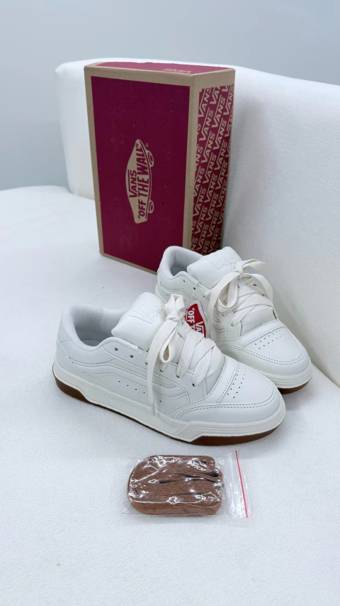 TÊNIS VANS HYLANE OFF WHITE