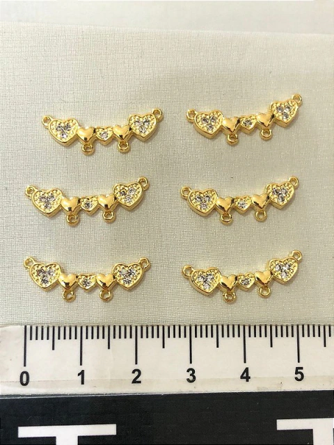 Entremeio Coracao Para Pingente 2 Saidas - Com Zirconia - 01 Unid - Banhada A Ouro - 2 Milesimos
