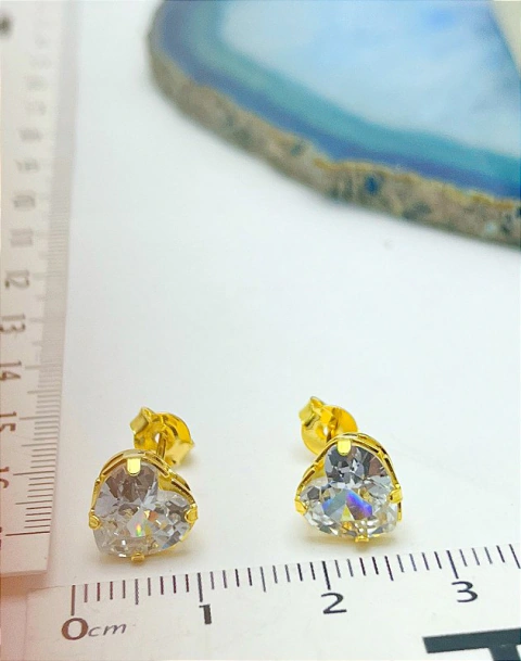 Brinco coração zircônia cristal medida 10mm com tarraxa - banho ouro 18k camada 2 milésimos com verniz - 1 par