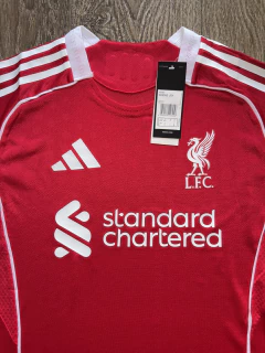 Liverpool local 2025-2026 (Tipo player) en internet