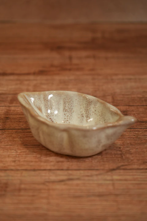 Mini Folha Madri em porcelana rústica - comprar online