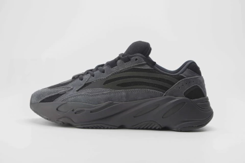 Yeezy Boost 700 v2 Vanta - comprar online