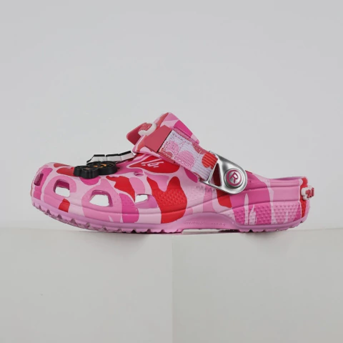 BAPE x Crocs Classic Clog Pink - comprar online