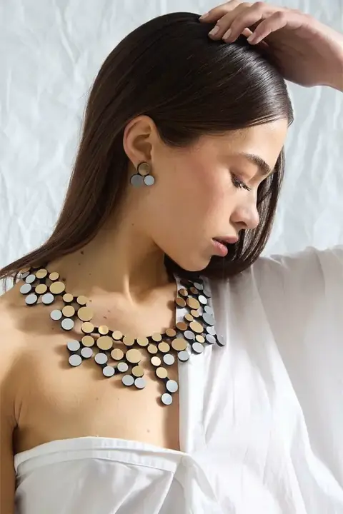 Collar Abstraction Bib - Plata & Oro
