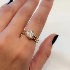 Anel Solitário Ouro · Amore Coração Duplo · Moissanite 6x6mm · 0,8ct