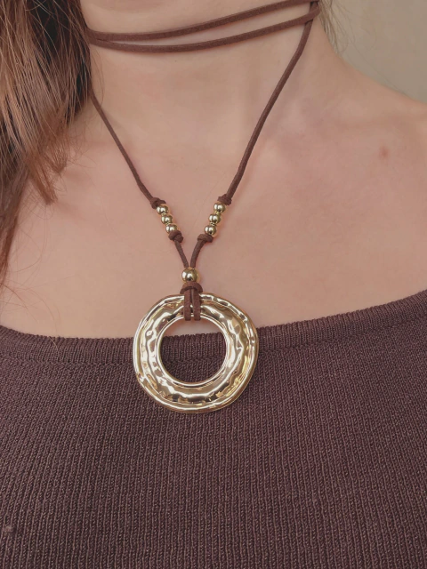 Collar Coral Marrón y Dorado