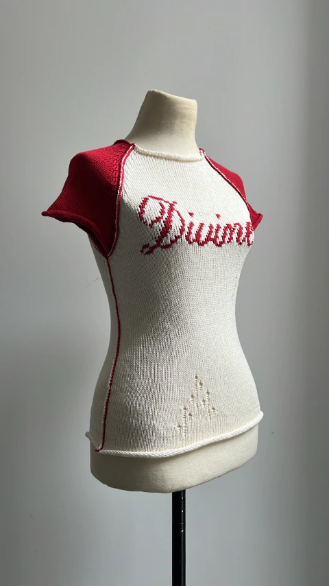 Remera Divine