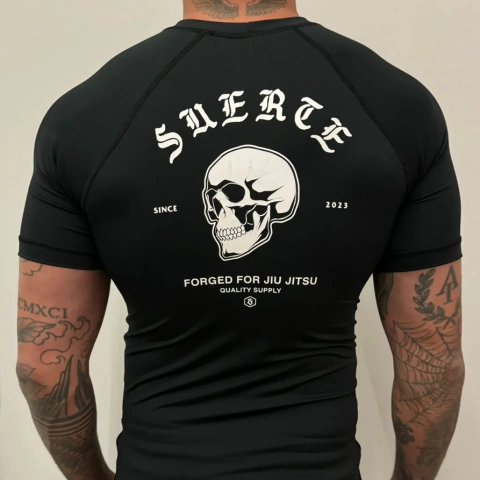Rash guard Suerte Caveira