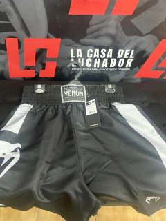 Short de Boxeo Venum Logo Performance Silver – Negro/Plata - comprar online