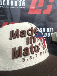 Gorra con bordado "Made in Mato" en internet