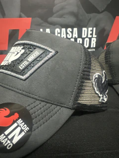 Gorra con parche bordado Made In Mato - La Casa del Luchador
