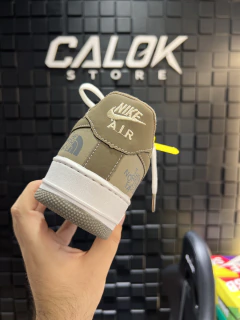 TÊNIS AF1 OFF BEGE na internet