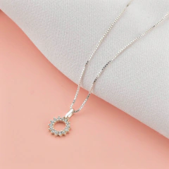 COLAR REDONDO VAZADO COM ZIRCONIA