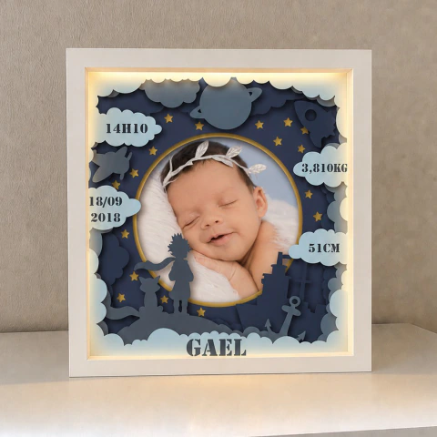 Foto - Dados Nascimento - Principe - Quadro do Bebê com LED e MOLDURA CAIXA ALTA - QB004