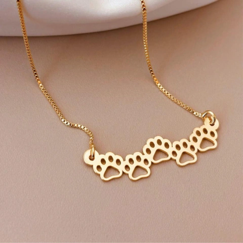 Colar cinco patas folheado em ouro 18k