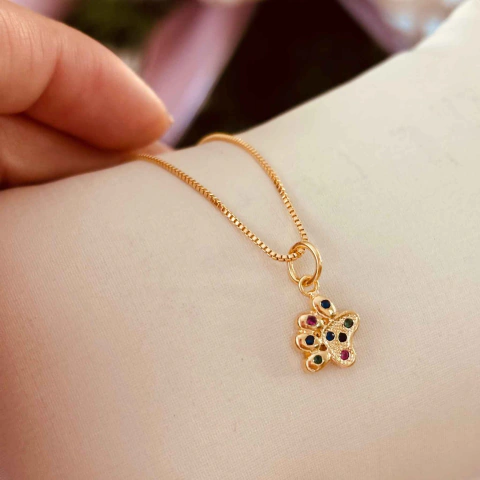 Pingente patinha zircônias coloridas folheado em ouro 18K