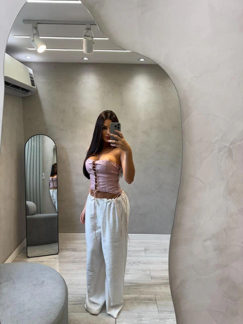 CROPPED LAYSSA