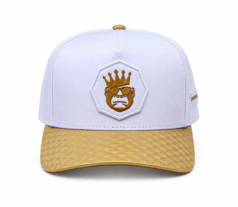 BONÉ BRANCO COM ABA DOURADA TRUCKER BONN3H