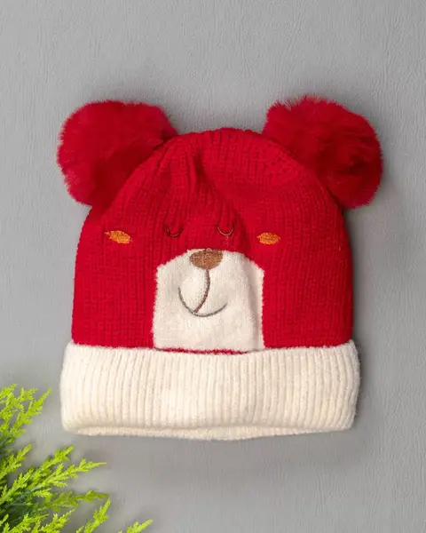 Touca Infantil Peluciada com Pompom de Urso Vermelho